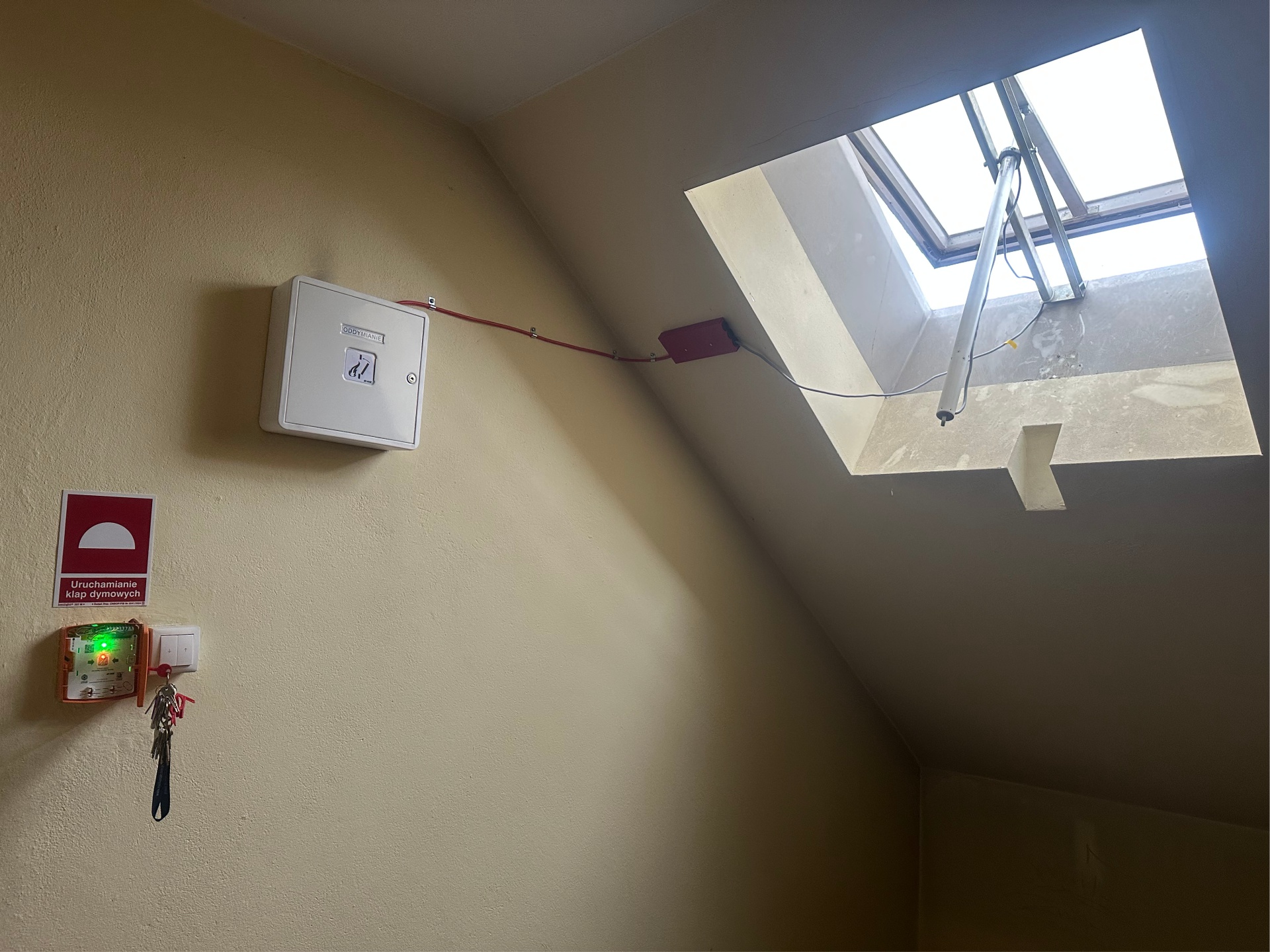 Naprawa systemów oddymiania klatek schodowych